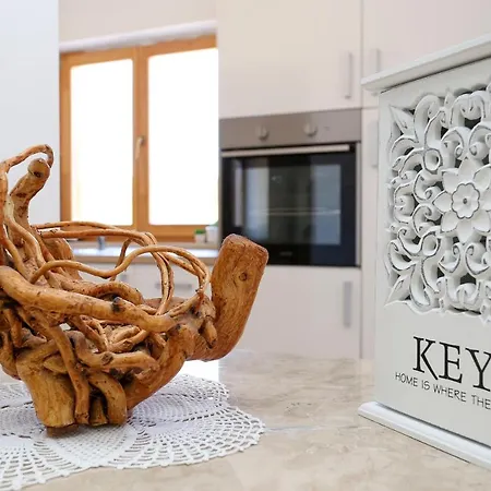 بيت للعطل House Marijan *